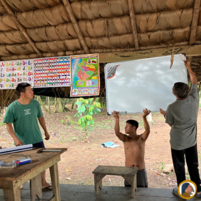 construction-ecole-waorani-communaute-awinkaatribe-amazonie