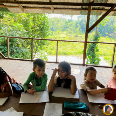 eleve-ecole-waorani-foret-education-awinkaatribe-amazonie-educacion