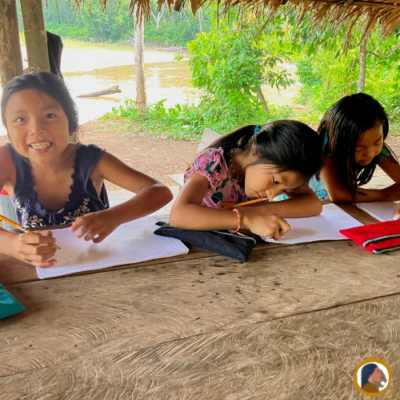 eleve-ecole-waorani-janiera-awinkaatribe-amazonie-education